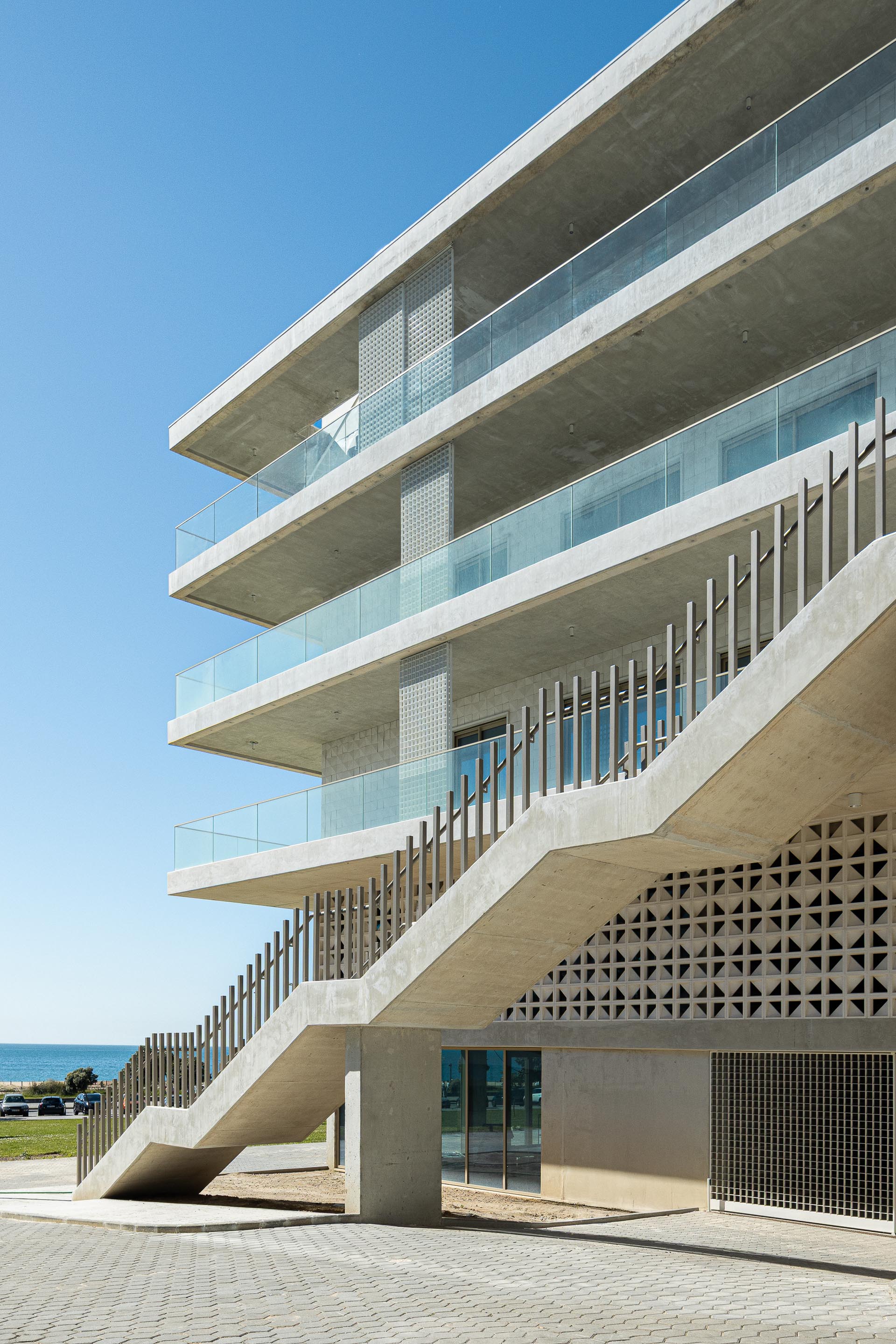 OCEAN LIVING